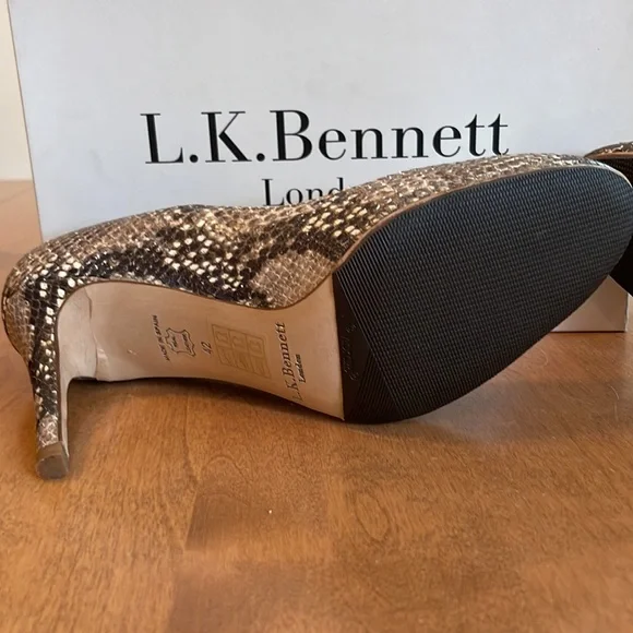 L.K. Bennett London snake Pumps US size 10.5 brown and Cream color - Picture 4 of 7